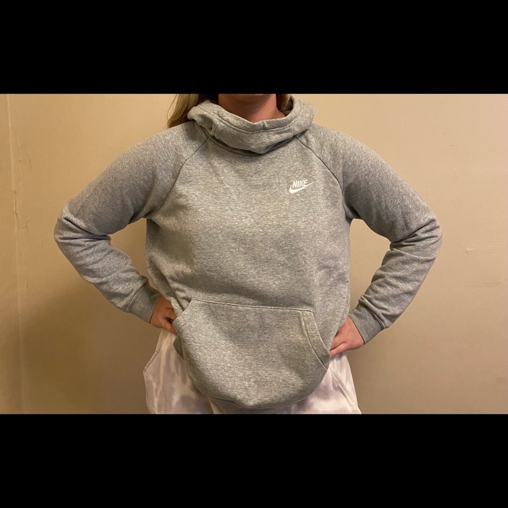 Women’s Nike hoodie: size large